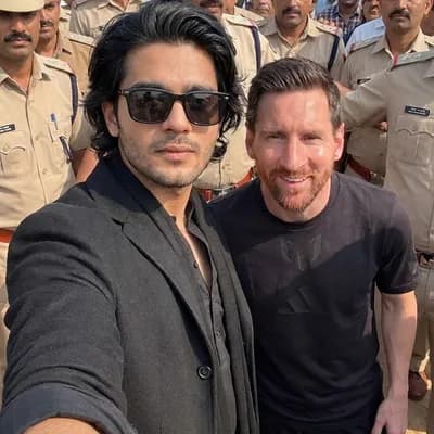 Gemini AI photo prompt: Lionel Messi stadium selfie with crowd and police escort